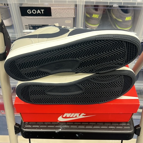 Brand New Sz 10 Nike Terminator low ‘Georgetown’ w/ Box - Picture 4 of 6